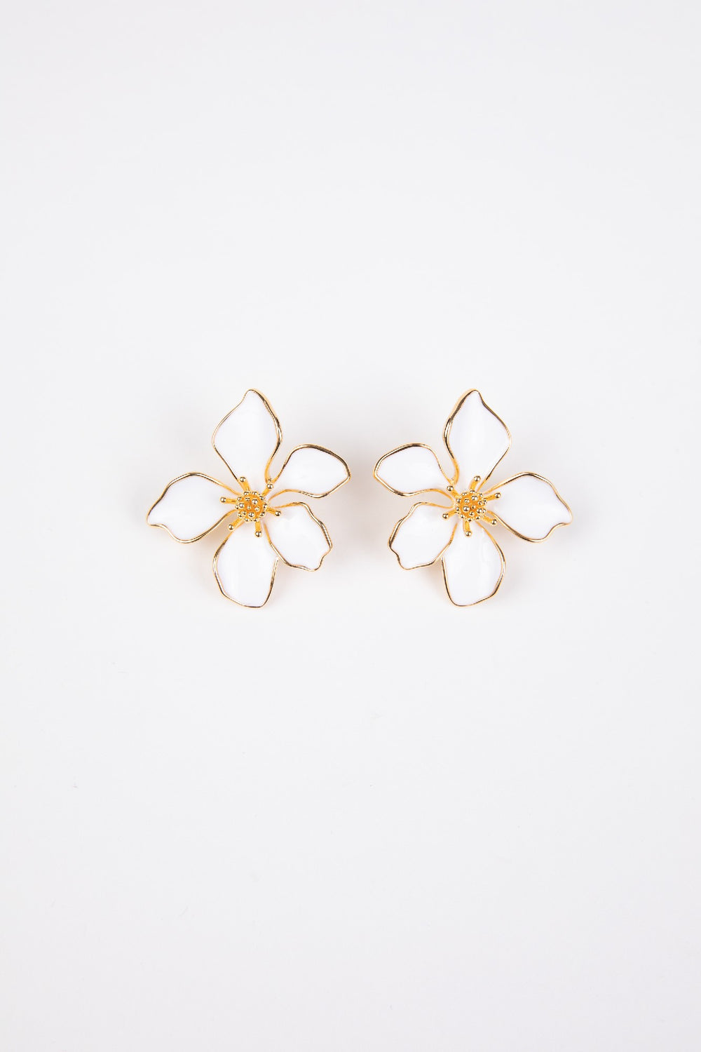 Holiday Trading Co Earrings Adelle white Flower