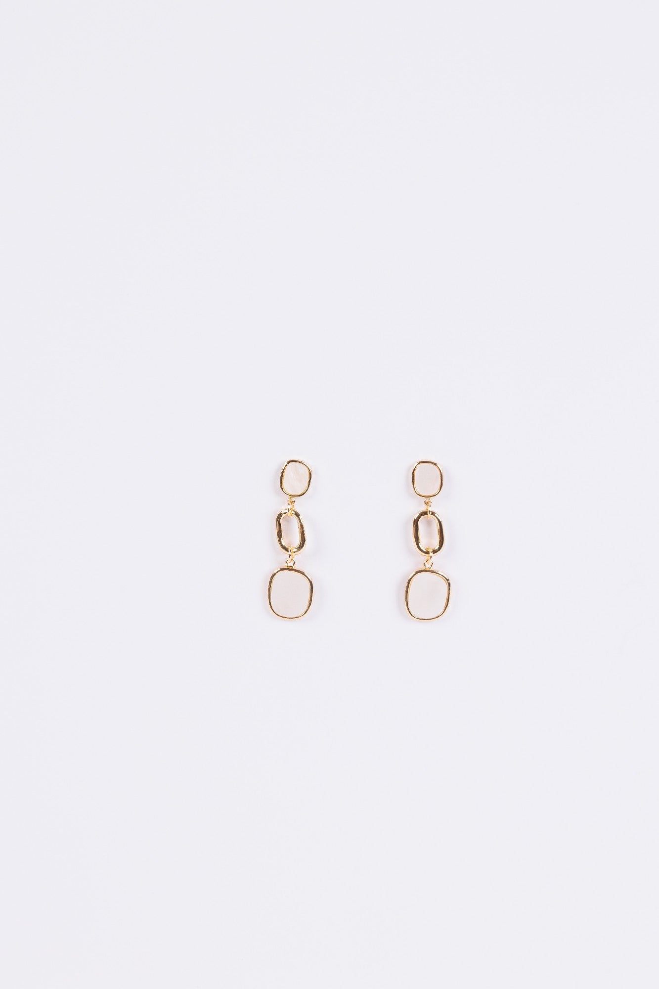 Holiday Trading Co Earrings "Rocky" White