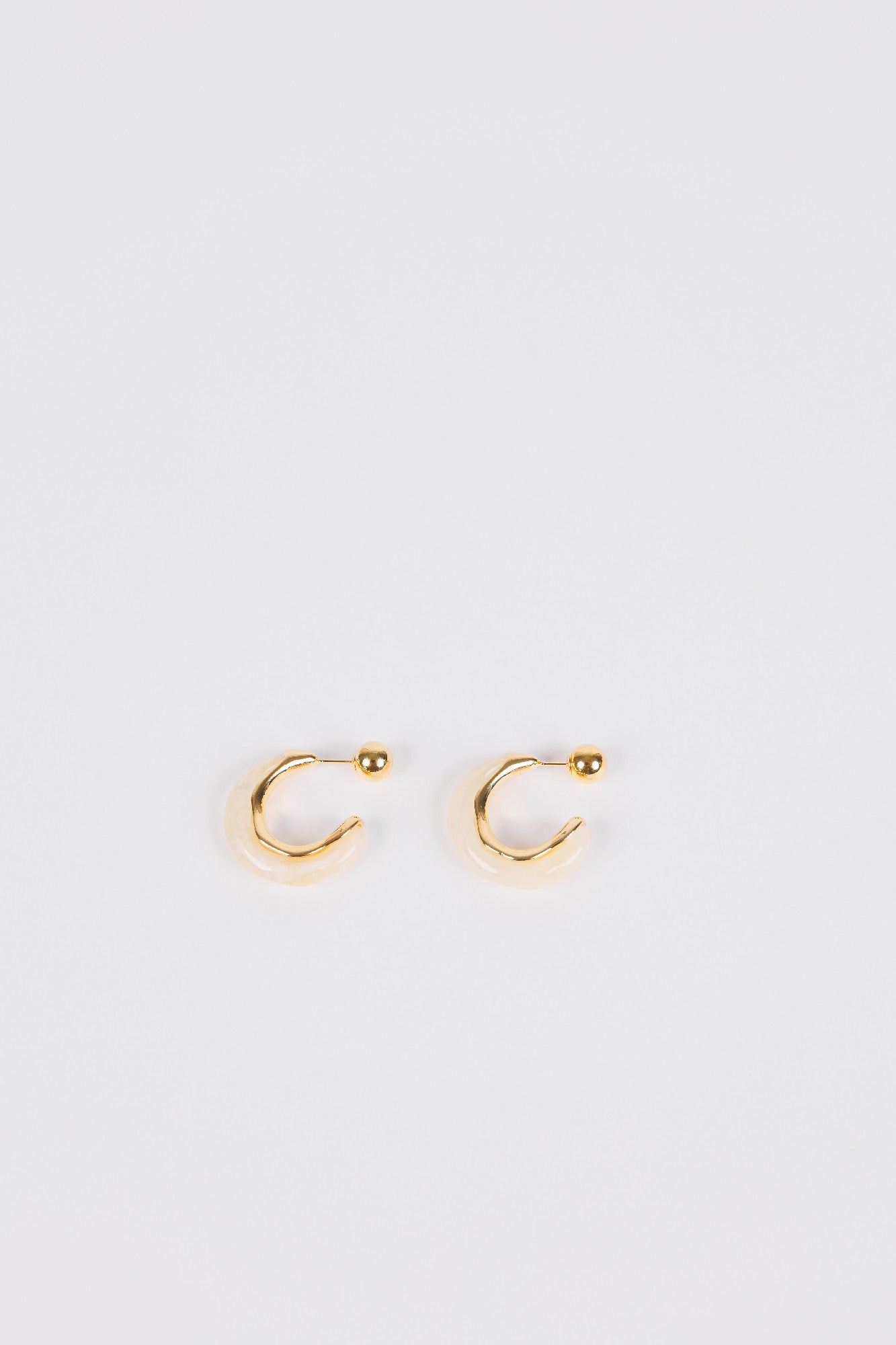 Holiday Trading Co Earrings "Liana" White