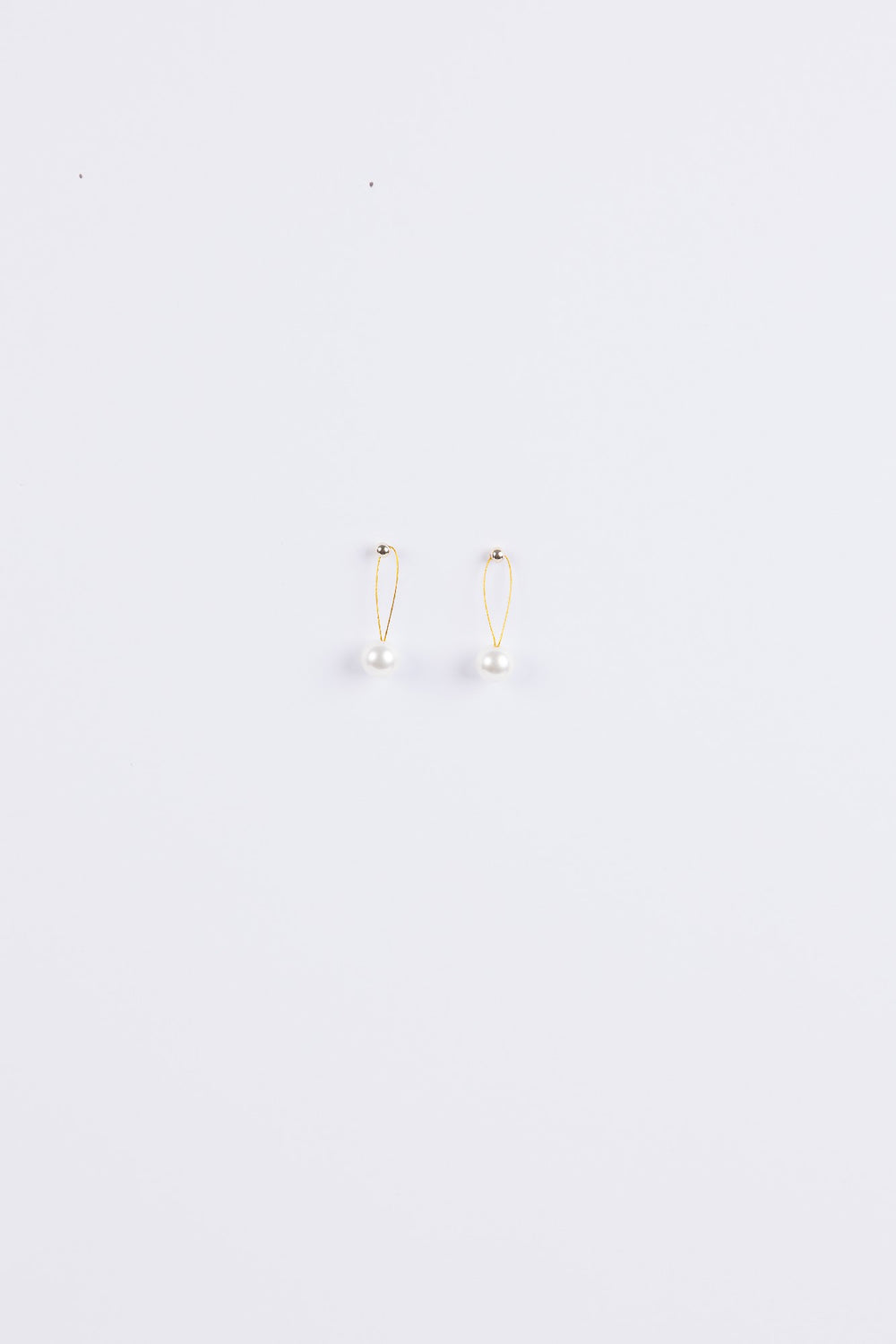 Holiday Trading Co Earrings 