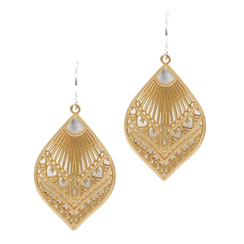 Earring Teardrop Hammered with Pearl in Cream and Gold