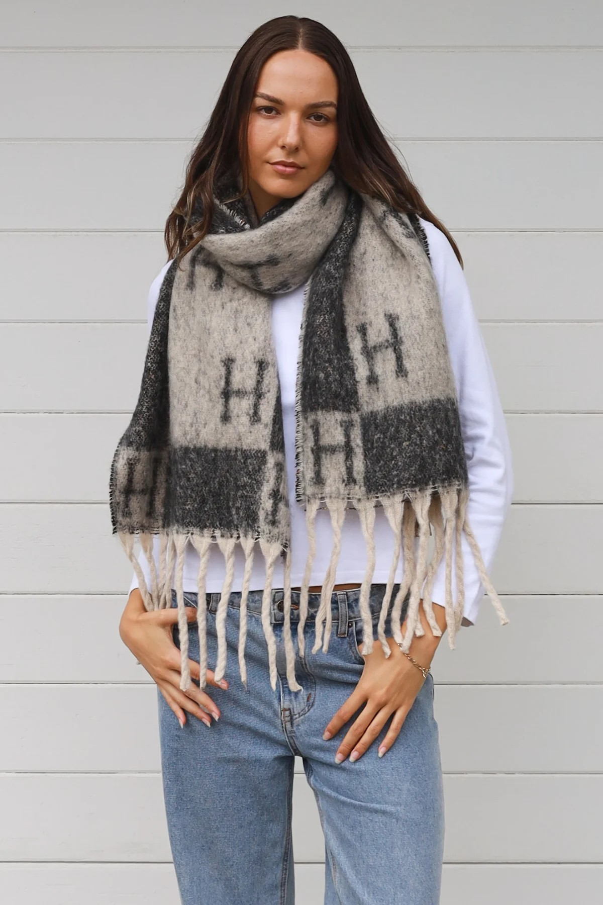 Scarf Winter Grey tones