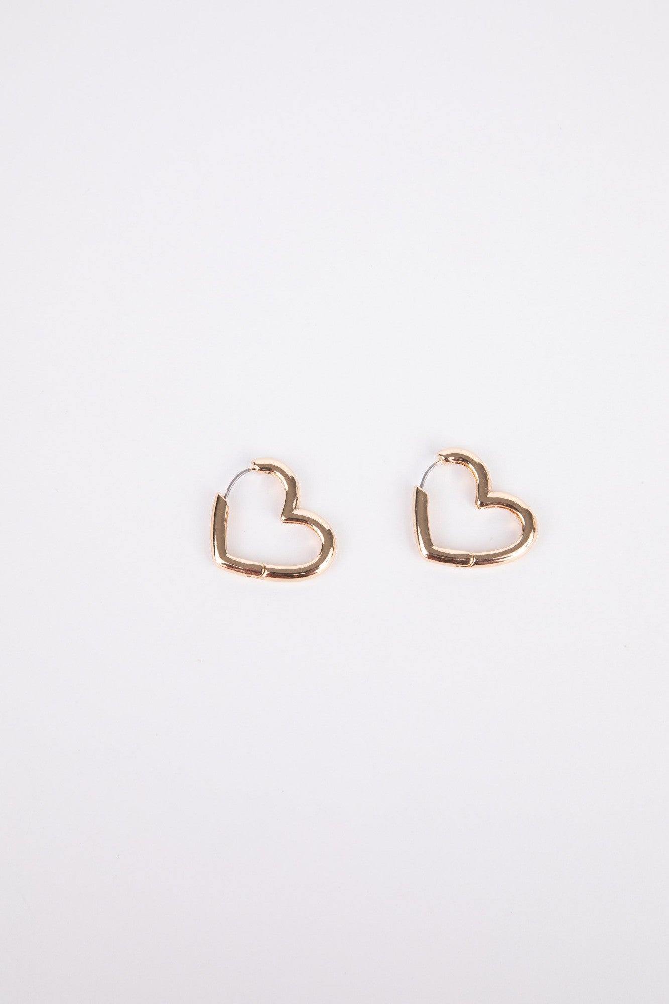 Earrings Love by Holiday Trading Gold plated Hearts