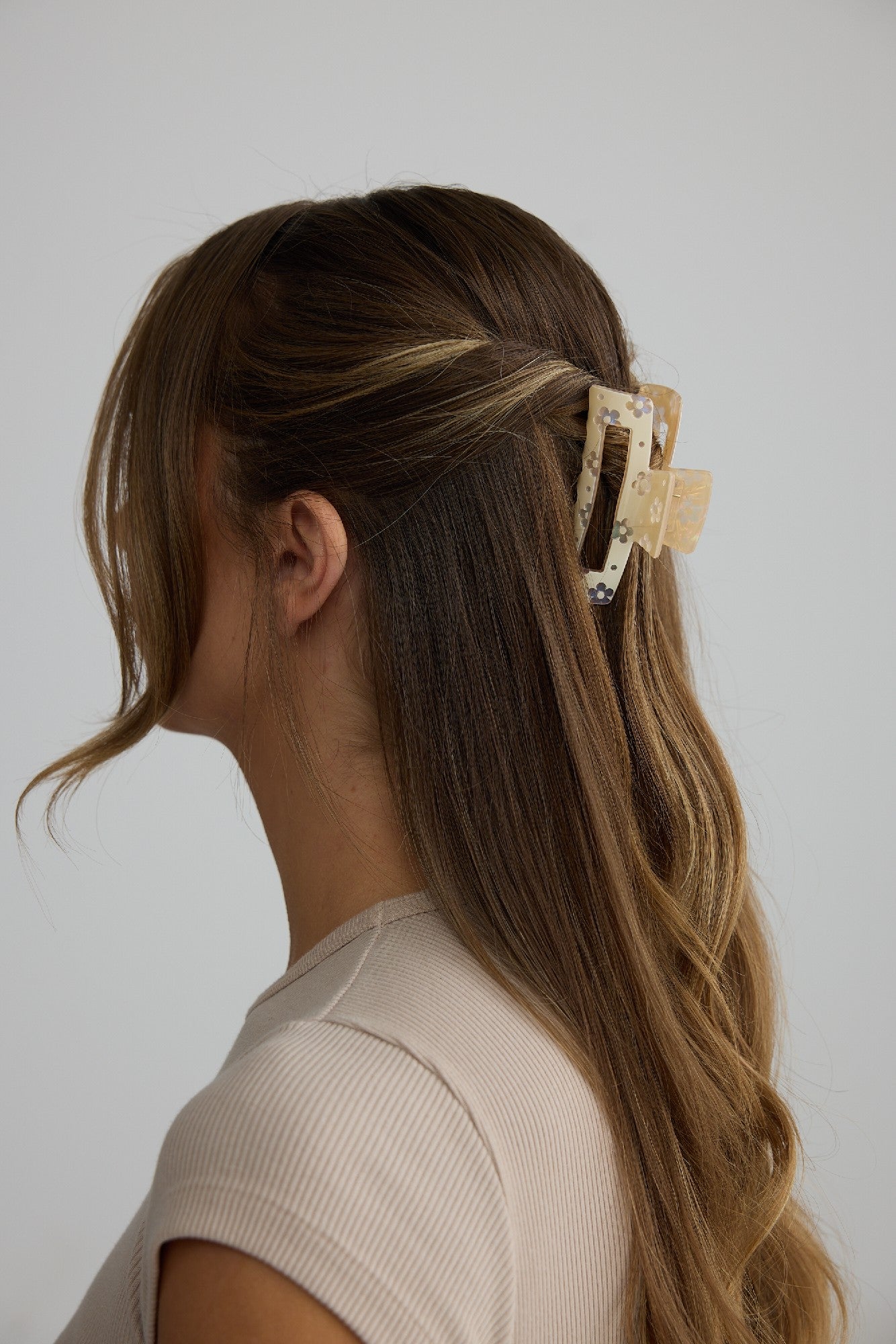 Daisy Louise Hair Claw Creme